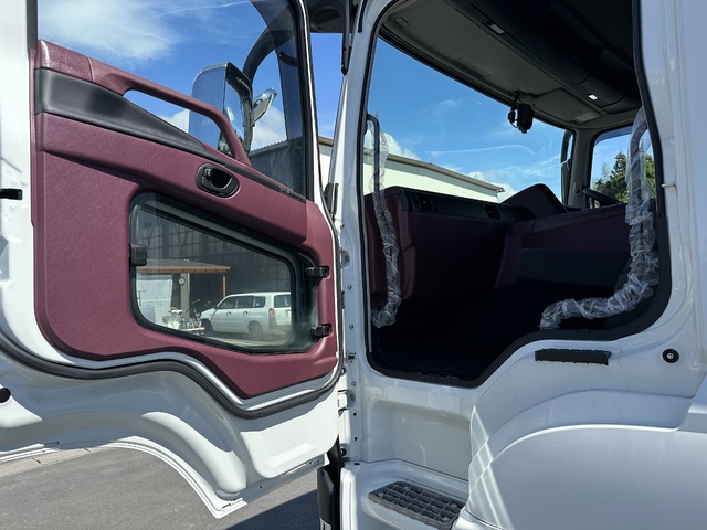 中古 【1,958万円】三菱ふそう ウイング 大型 R6年 2PG-FS84VZの内装