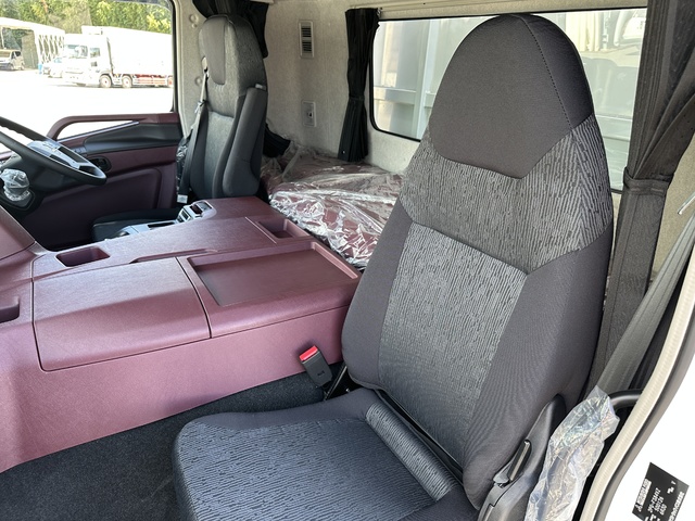 中古 【1,958万円】三菱ふそう ウイング 大型 R6年 2PG-FS84VZの内装