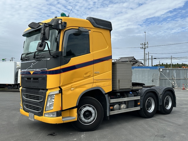  平成29年 ボルボ FH トラクターヘッド 6×4 520馬力 スリーパーキャブ 第5輪荷重20ｔ