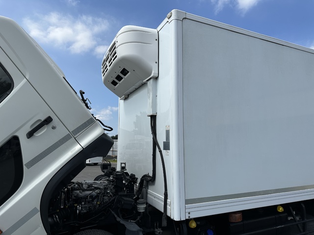 中古 【374万円】日野 冷凍バン 増トン H29年 2PG-FJ2ABGの外装