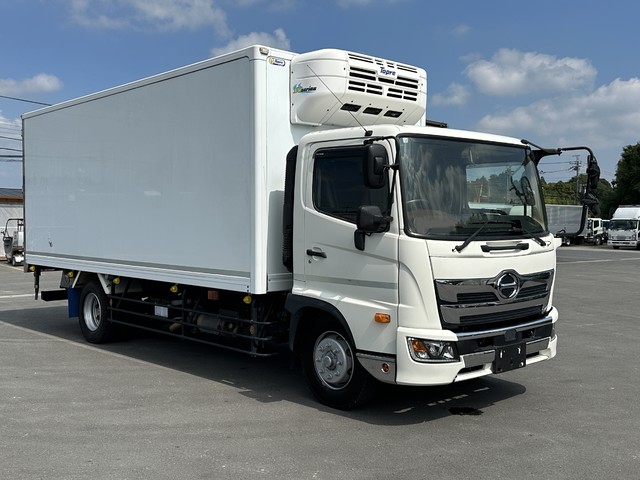 中古 【374万円】日野 冷凍バン 増トン H29年 2PG-FJ2ABGの外装