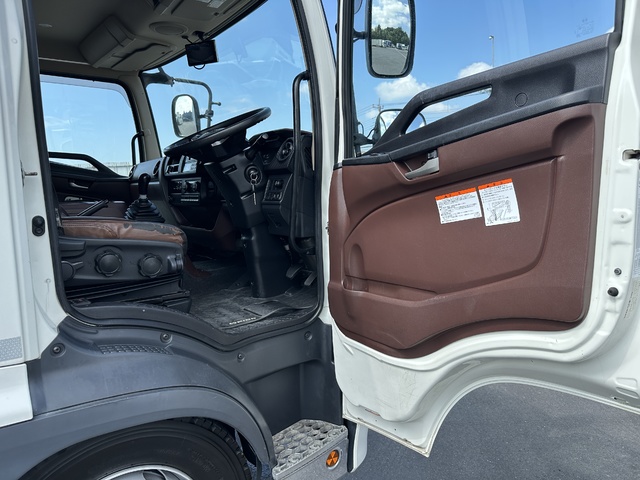 中古 【374万円】日野 冷凍バン 増トン H29年 2PG-FJ2ABGの内装