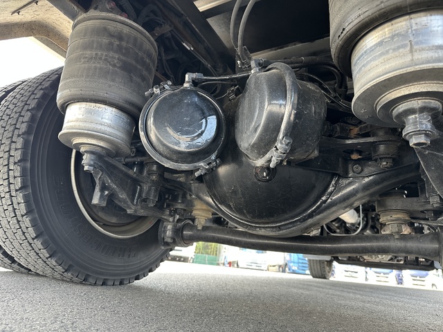 中古 【374万円】日野 冷凍バン 増トン H29年 2PG-FJ2ABGの部品