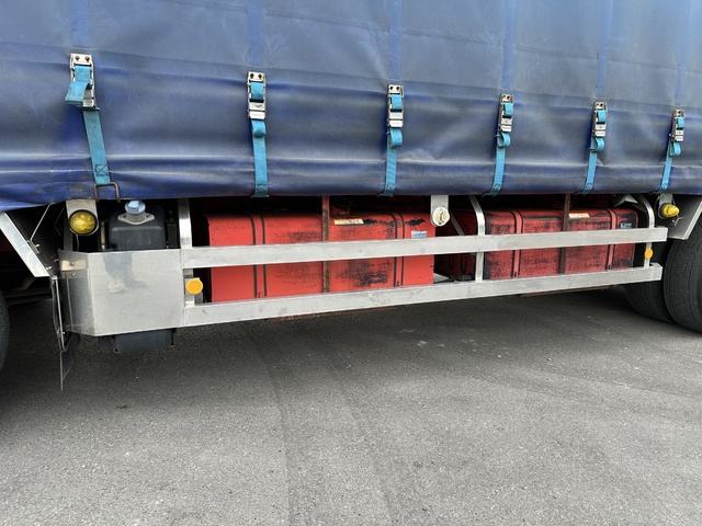 中古 【297万円】三菱ふそう バン 大型 H27年 QPG-FS64VZの外装