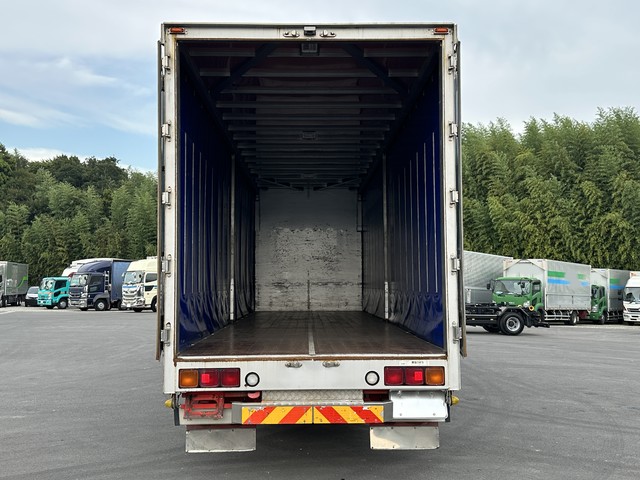 中古 【297万円】三菱ふそう バン 大型 H27年 QPG-FS64VZの内装