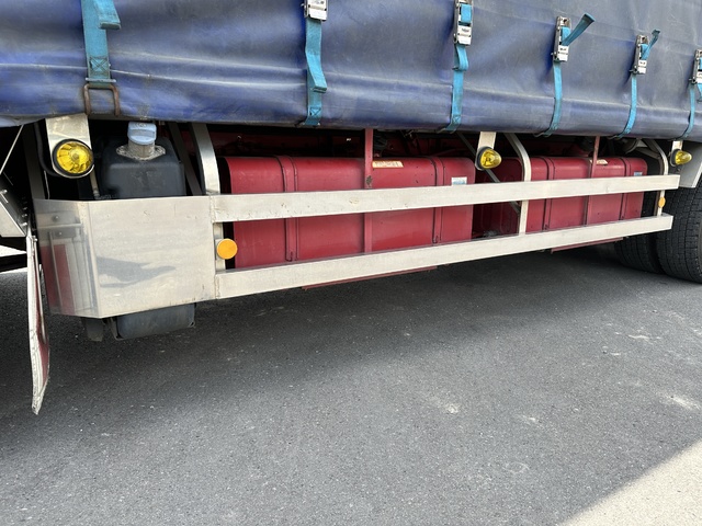 中古 【297万円】三菱ふそう バン 大型 H27年 QPG-FS64VZの外装