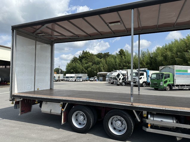 中古 【297万円】三菱ふそう バン 大型 H27年 QPG-FS64VZの内装