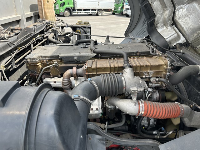 中古 【297万円】三菱ふそう バン 大型 H27年 QPG-FS64VZの部品