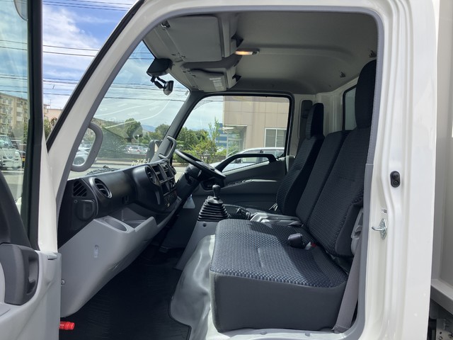 中古 【770万円】日野 ウイング 2トン(小型) R7年 2KG-XZU712Mの内装