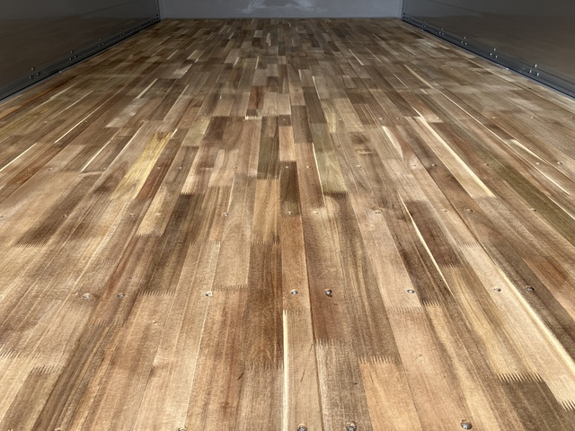 中古 【770万円】日野 ウイング 2トン(小型) R7年 2KG-XZU712Mの内装