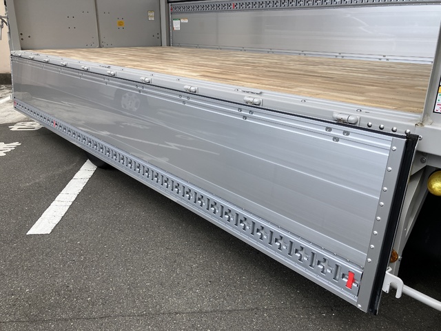 中古 【770万円】日野 ウイング 2トン(小型) R7年 2KG-XZU712Mの内装