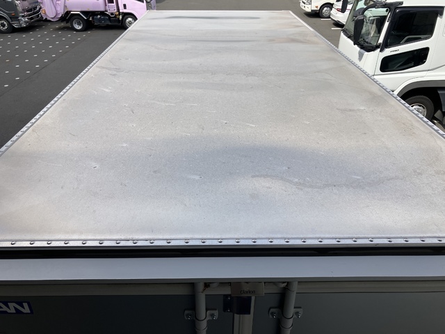 中古 【550万円】三菱ふそう バン 2トン(小型) R6年 2RG-FEAV0の外装