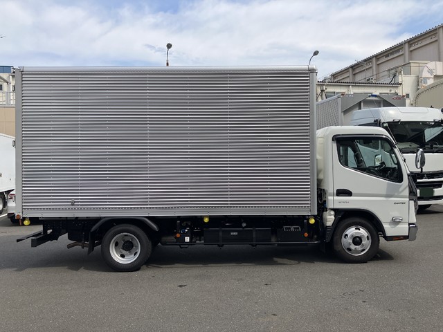 中古 【550万円】三菱ふそう バン 2トン(小型) R6年 2RG-FEAV0の外装