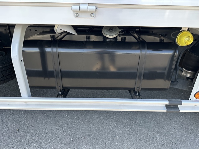 中古 【1,067万円】日野 ウイング 4トン(中型) R6年 2PG-FD2ABGの外装