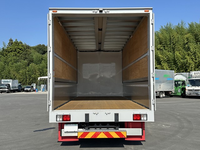 中古 【1,067万円】日野 ウイング 4トン(中型) R6年 2PG-FD2ABGの内装