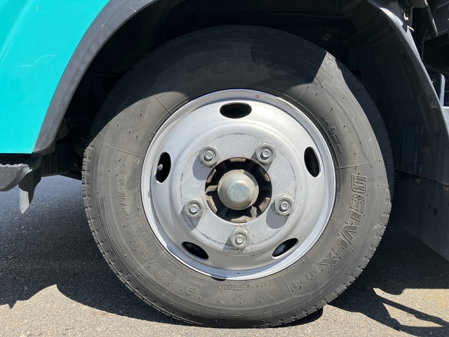 中古 【121万円】いすゞ バン 2トン(小型) H29年 TRG-NMR85ANの外装