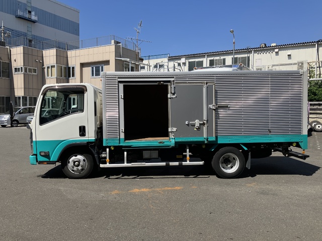 中古 【121万円】いすゞ バン 2トン(小型) H29年 TRG-NMR85ANの外装