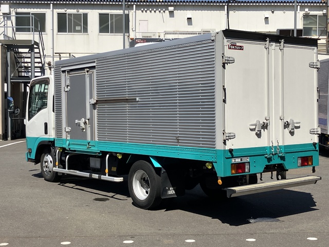 中古 【121万円】いすゞ バン 2トン(小型) H29年 TRG-NMR85ANの外装