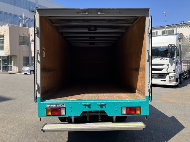 中古 【121万円】いすゞ バン 2トン(小型) H29年 TRG-NMR85ANの内装