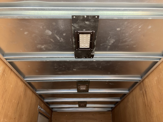 中古 【121万円】いすゞ バン 2トン(小型) H29年 TRG-NMR85ANの内装