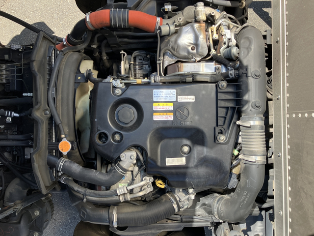 中古 【121万円】いすゞ バン 2トン(小型) H29年 TRG-NMR85ANの部品