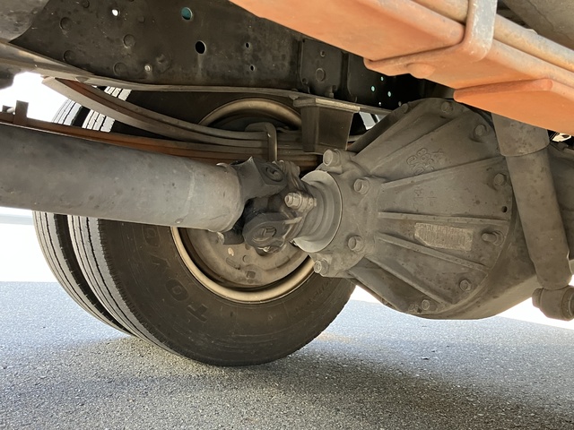 中古 【121万円】いすゞ バン 2トン(小型) H29年 TRG-NMR85ANの部品