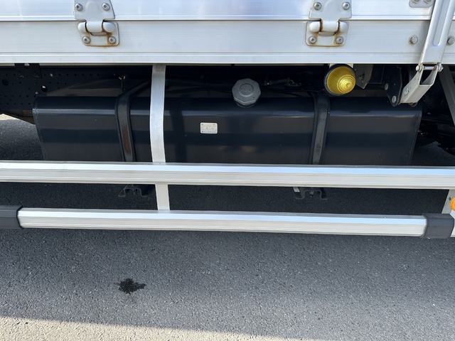 中古 【594万円】いすゞ ウイング 4トン(中型) H29年 TKG-FRR90S2の外装