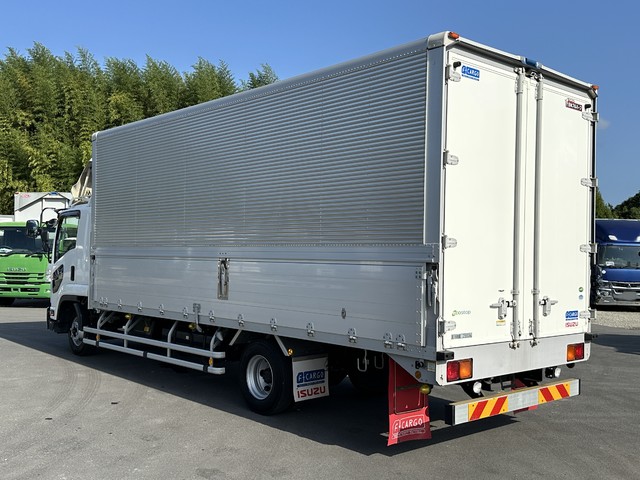 中古 【594万円】いすゞ ウイング 4トン(中型) H29年 TKG-FRR90S2の外装