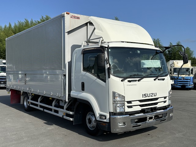 中古 【594万円】いすゞ ウイング 4トン(中型) H29年 TKG-FRR90S2の外装