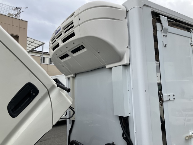 中古 【374万円】日野 冷凍バン 2トン(小型) H30年 TPG-XZC605Mの外装