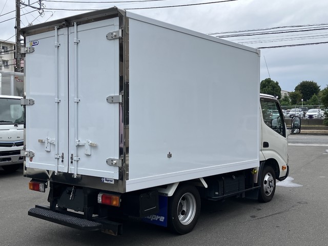 中古 【374万円】日野 冷凍バン 2トン(小型) H30年 TPG-XZC605Mの外装