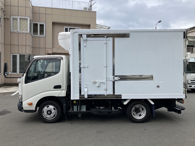 中古 【374万円】日野 冷凍バン 2トン(小型) H30年 TPG-XZC605Mの外装
