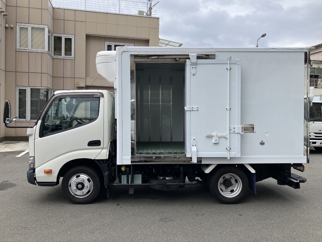 中古 【374万円】日野 冷凍バン 2トン(小型) H30年 TPG-XZC605Mの外装