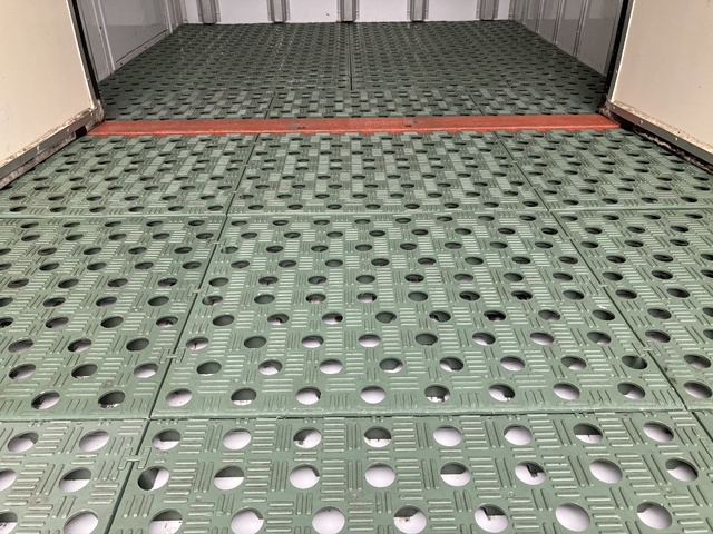 中古 【374万円】日野 冷凍バン 2トン(小型) H30年 TPG-XZC605Mの内装