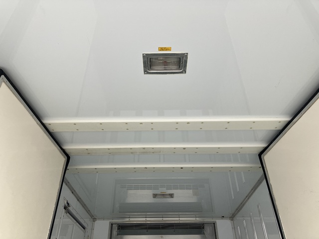中古 【374万円】日野 冷凍バン 2トン(小型) H30年 TPG-XZC605Mの内装