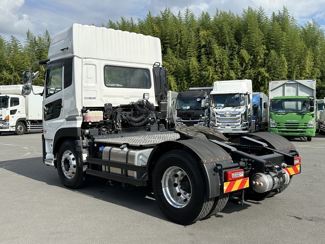 中古 【1,507万円】日産UD トレーラーヘッド (トラクターヘッド) 大型 R6年 2RG-GK5DABの外装