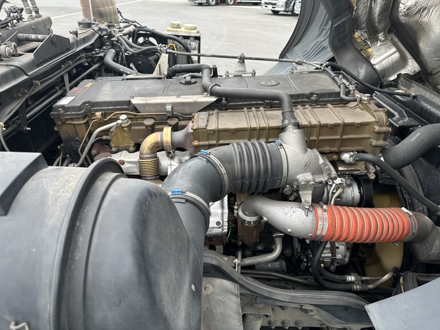 中古 三菱ふそう トレーラーヘッド (トラクターヘッド) 大型 H29年 QPG-FP64VDRの部品