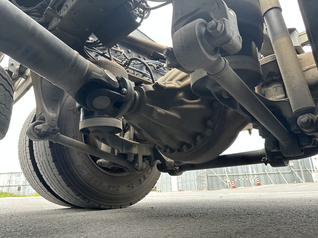 中古 三菱ふそう トレーラーヘッド (トラクターヘッド) 大型 H29年 QPG-FP64VDRの部品