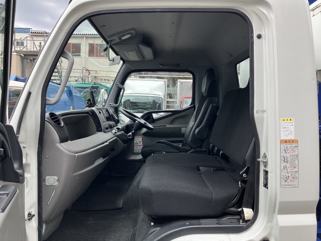 中古 【627万円】三菱ふそう クレーン・セルフ 2トン(小型) R1年 TPG-FEB80の内装