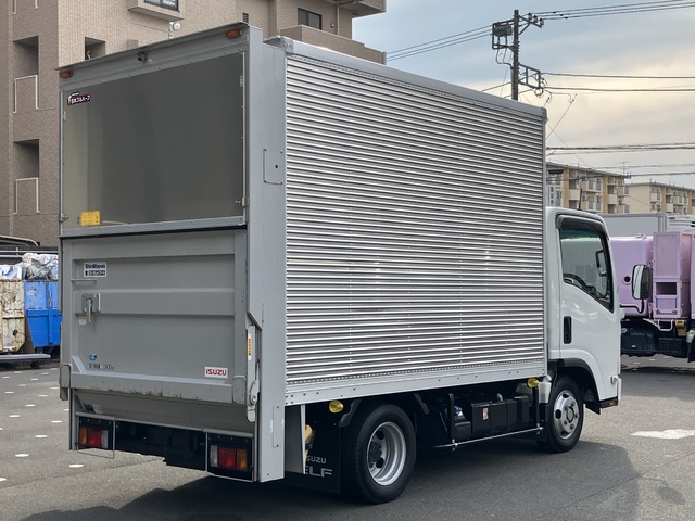 中古 【627万円】いすゞ バン 2トン(小型) R6年 2RG-NLR88ANの外装