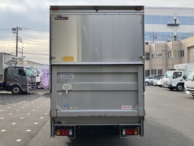 中古 【627万円】いすゞ バン 2トン(小型) R6年 2RG-NLR88ANの外装