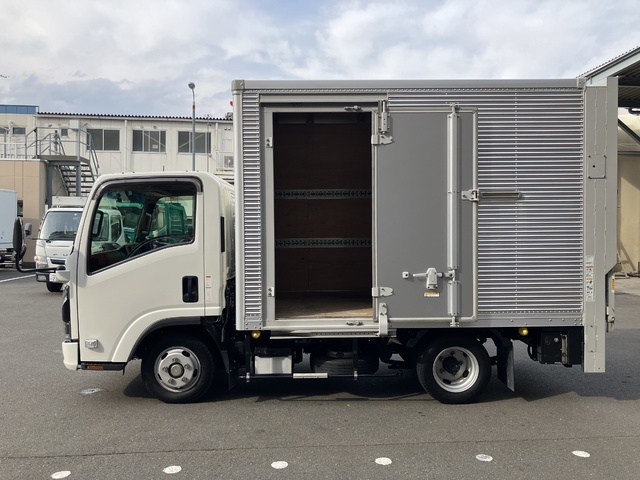 中古 【627万円】いすゞ バン 2トン(小型) R6年 2RG-NLR88ANの外装