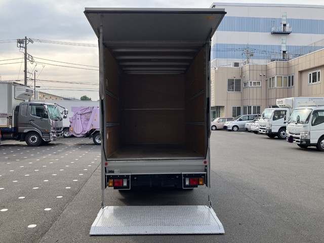 中古 【627万円】いすゞ バン 2トン(小型) R6年 2RG-NLR88ANの内装
