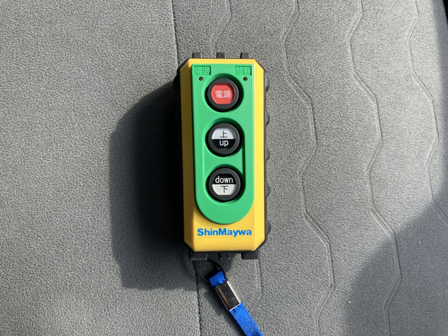 中古 【627万円】いすゞ バン 2トン(小型) R6年 2RG-NLR88ANの内装