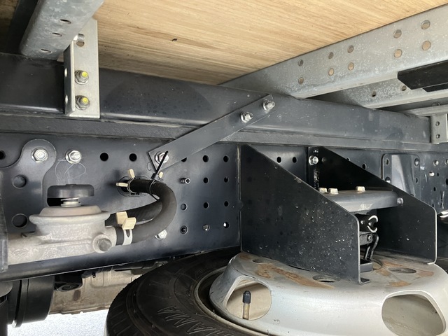 中古 【627万円】いすゞ バン 2トン(小型) R6年 2RG-NLR88ANの部品