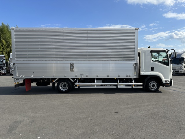中古 【902万円】日産UD ウイング 4トン(中型) R4年 2PG-BRR90T2の外装