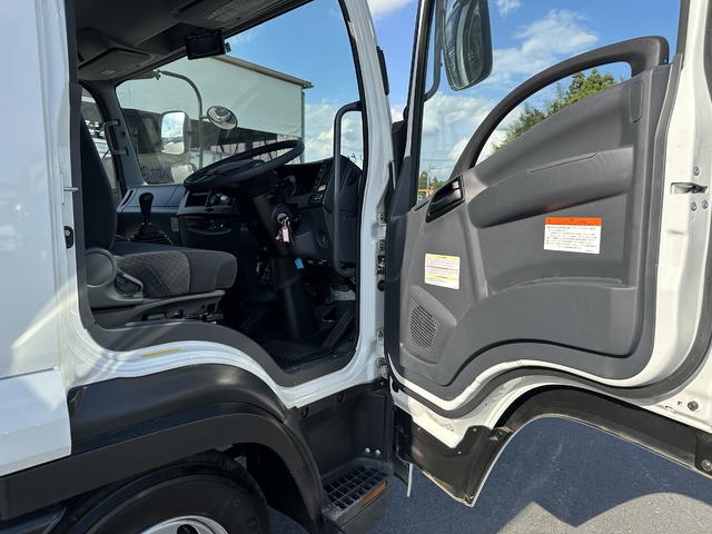 中古 【902万円】日産UD ウイング 4トン(中型) R4年 2PG-BRR90T2の内装