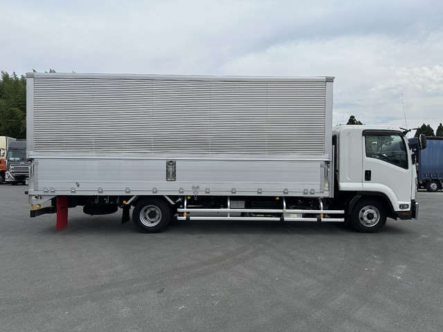 中古 【990万円】いすゞ ウイング 4トン(中型) R5年 2RG-FRR90T2の外装