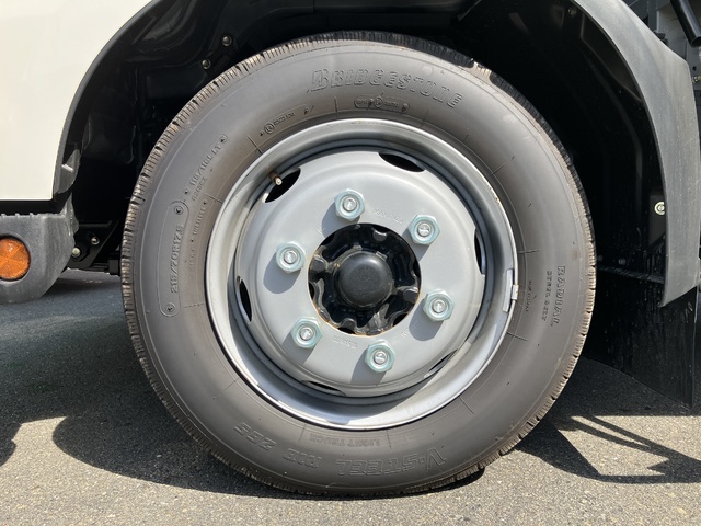 中古 【770万円】日野 ウイング 2トン(小型) R6年 2KG-XZU722Mの外装