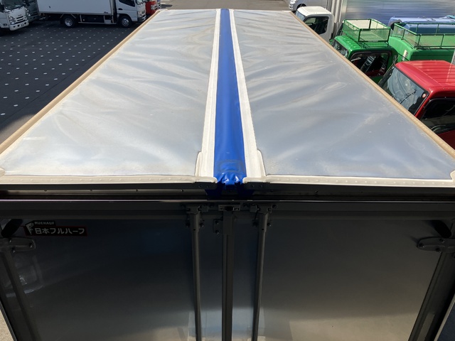 中古 【770万円】日野 ウイング 2トン(小型) R6年 2KG-XZU722Mの外装